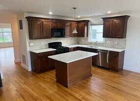 39 Park Ave in Harrison, NY - Building Photo