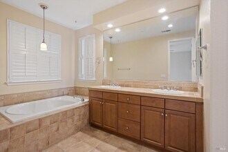 1956 Cooper Dr in Santa Rosa, CA - Building Photo - Building Photo