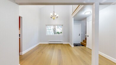 6462 Meadow Pines Ave in Rohnert Park, CA - Building Photo - Building Photo