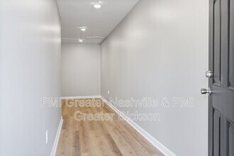 201 Sylvis St in Dickson, TN - Foto de edificio - Building Photo