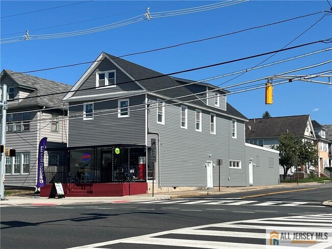 property at 588 Livingston Ave