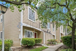 5045 Hiller Ln in Martinez, CA - Building Photo