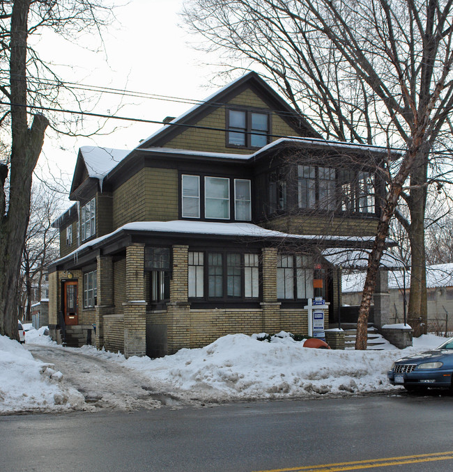 964 State St in Schenectady, NY - Foto de edificio - Building Photo