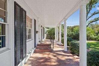 2612 Bridle Path in Austin, TX - Building Photo - Building Photo