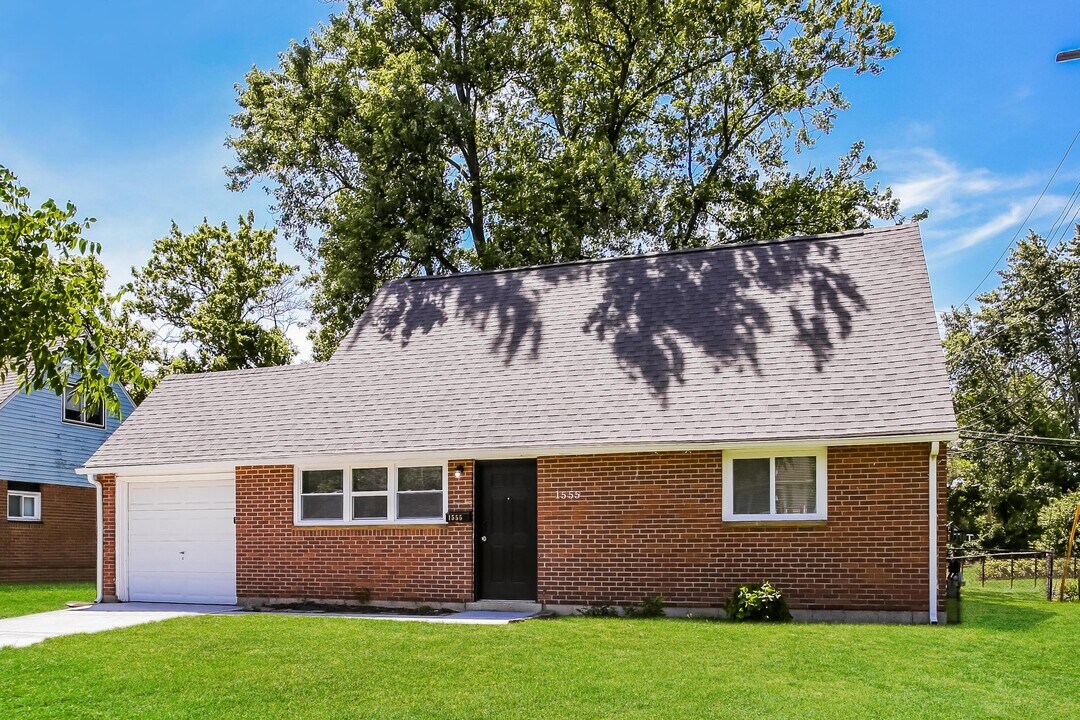 1555 Basil Dr in Columbus, OH - Building Photo