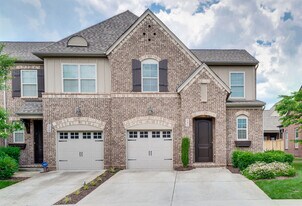 141 Ambassador Private Cir in Hendersonville, TN - Building Photo