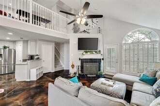 2956 S Bend Dr in Dallas, TX - Foto de edificio - Building Photo