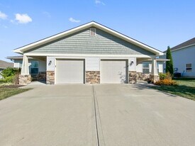 115 SW Marigold St in Blue Springs, MO - Building Photo