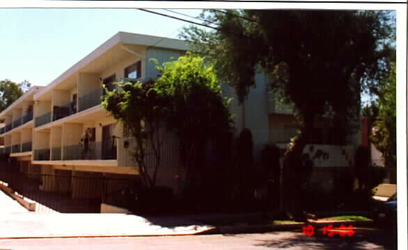 The Glen Apartments in Inglewood, CA - Building Photo - Building Photo