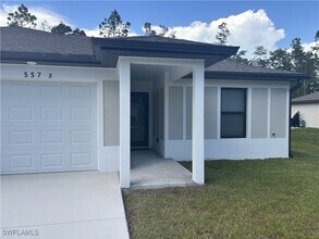 557 Nimitz Blvd in Lehigh Acres, FL - Foto de edificio - Building Photo