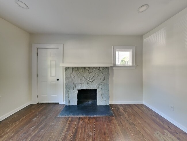 499 Woodlawn Ave NW in Atlanta, GA - Building Photo - Building Photo