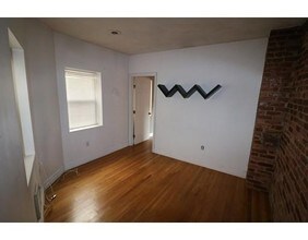 27 Charter St in Boston, MA - Building Photo - Interior Photo