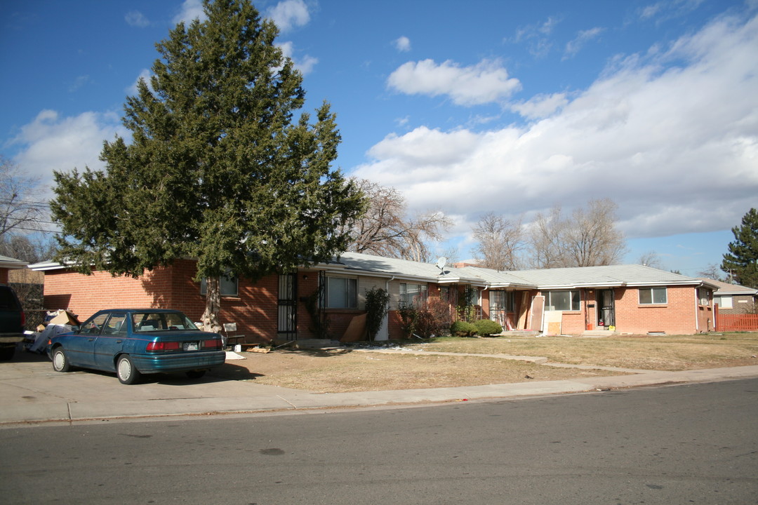 1331 Xanadu St in Aurora, CO - Foto de edificio