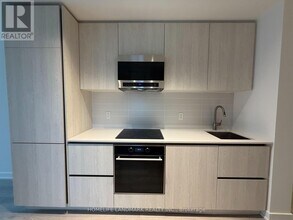 110 Broadway Ave in Toronto, ON - Building Photo - Building Photo