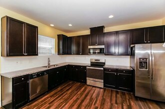 206 Sassafras Rd in Mooresville, NC - Building Photo - Building Photo