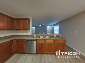 5819 Forest Canyon in San Antonio, TX - Building Photo - Building Photo