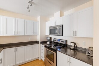 938 110th Ave NE, Unit FL2-ID906 in Bellevue, WA - Building Photo - Building Photo