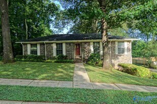 2516 Willena Dr SE in Huntsville, AL - Building Photo