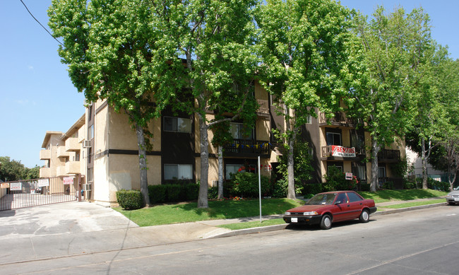 Columbus Apartments in North Hills, CA - Building Photo - Building Photo