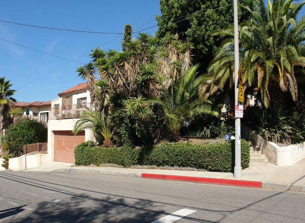 801 Micheltorena St in Los Angeles, CA - Building Photo