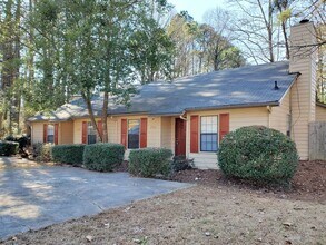 2750 Northwood Ct in Marietta, GA - Building Photo - Building Photo