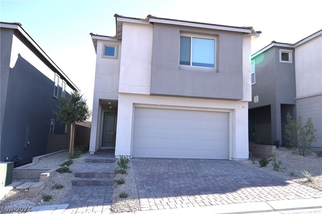 11825 Pied Harrier Ave in Las Vegas, NV - Building Photo