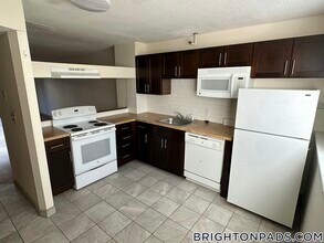 140 N Beacon St, Unit A2 in Boston, MA - Building Photo - Building Photo