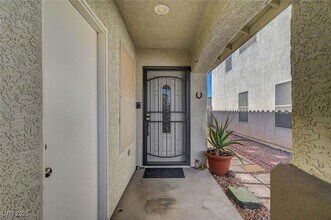 2066 Dragonslayer Ave in Las Vegas, NV - Building Photo - Building Photo