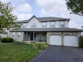 8178 Slate Ridge Blvd in Reynoldsburg, OH - Building Photo