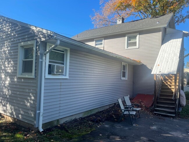 62 High St in Wallingford, CT - Building Photo - Building Photo