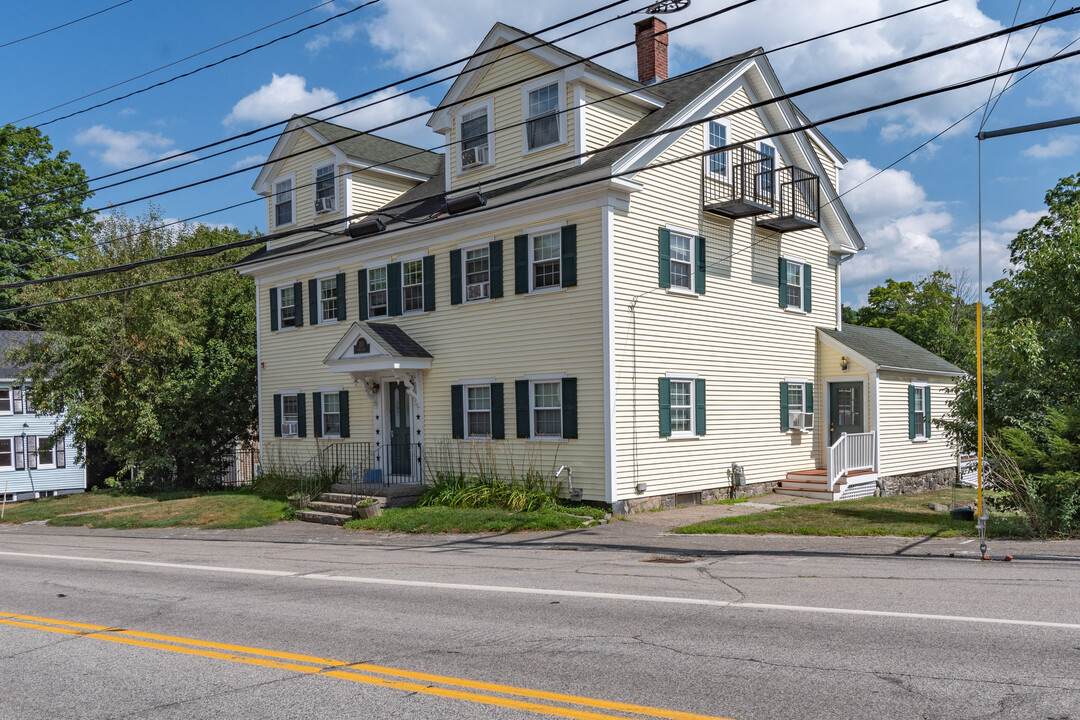 183 Main St in Newmarket, NH - Building Photo