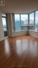 500 Doris Ave in Toronto, ON - Building Photo - Building Photo