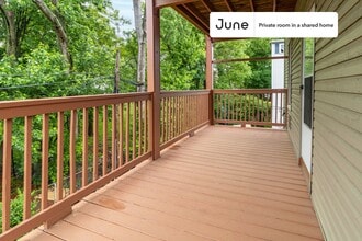 Room in Shared 4 bed/1 bath home, Unit B in Boston, MA - Foto de edificio - Building Photo