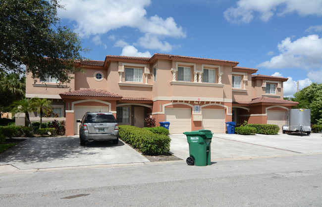 3640 NW 116th Ter in Coral Springs, FL - Foto de edificio - Building Photo