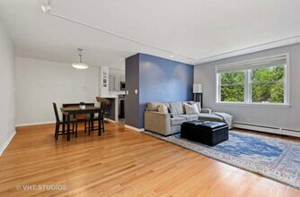445 Sherman Ave in Evanston, IL - Foto de edificio - Building Photo