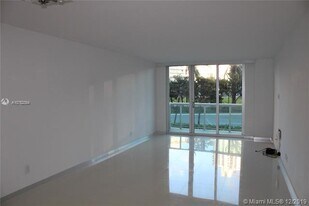 19370 Collins Ave, Unit 121 in Sunny Isles Beach, FL - Building Photo