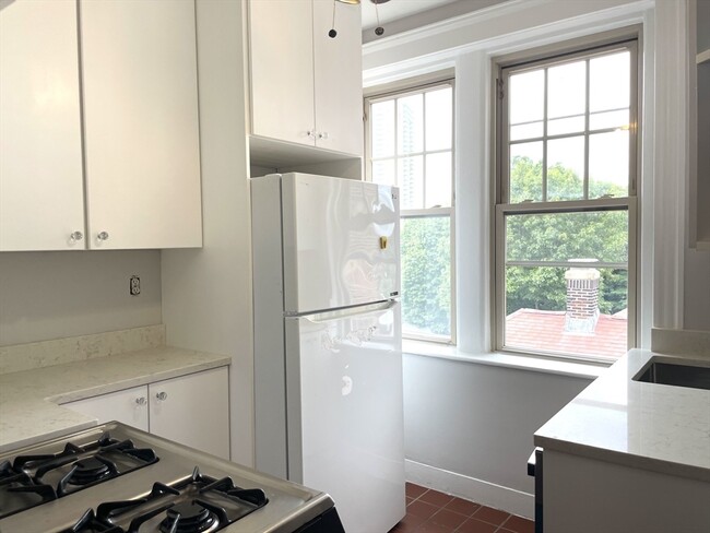 90 Bynner St in Boston, MA - Building Photo - Building Photo