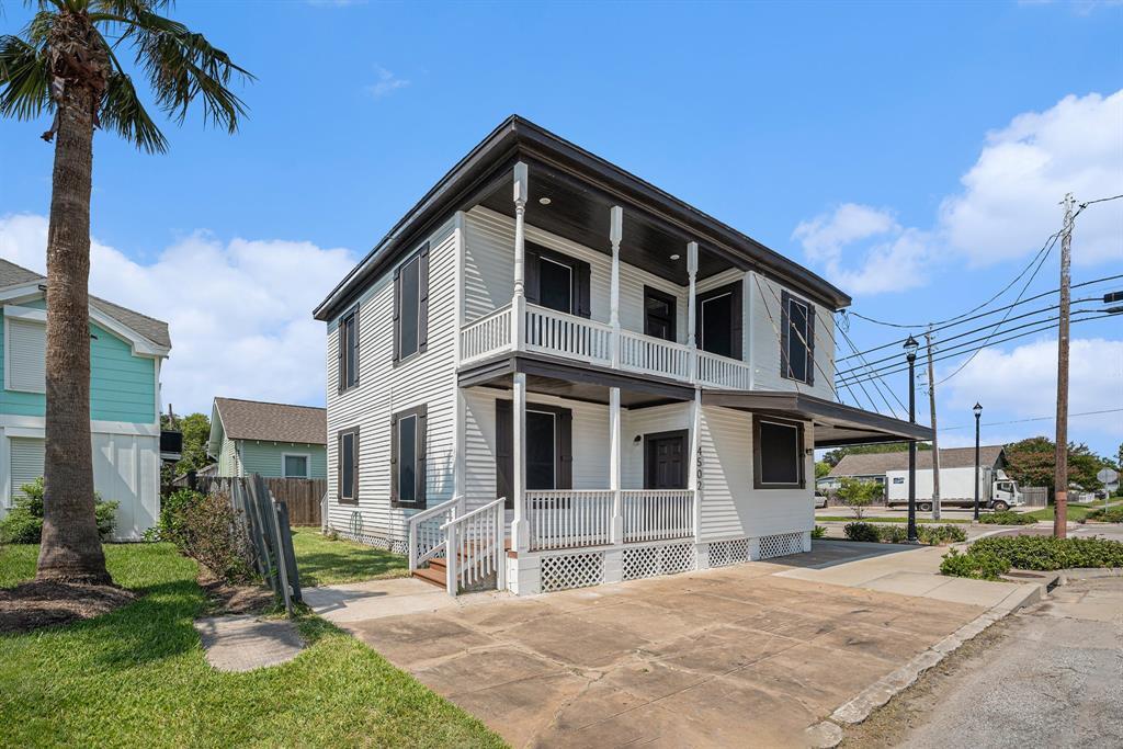 4502 Avenue R in Galveston, TX - Foto de edificio