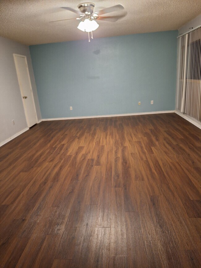 8116 Stagwood Hill in San Antonio, TX - Building Photo - Building Photo
