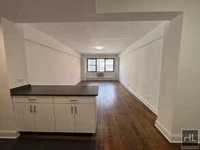 EAST 69 STREET, Unit 9L in New York, NY - Building Photo - Building Photo