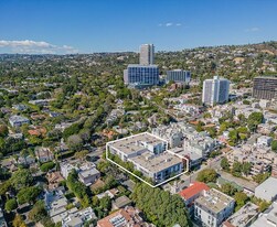 906 N Doheny Dr, Unit 322 in West Hollywood, CA - Building Photo