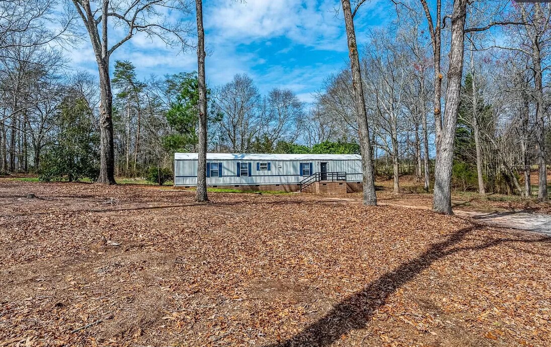312 Pine Haven Dr in Belton, SC - Building Photo