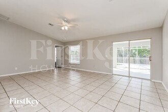 120 SE 46th St in Cape Coral, FL - Foto de edificio - Building Photo