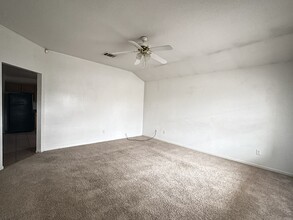 320 W Church Ave, Unit B in Killeen, TX - Building Photo - Building Photo