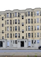 282-290 Riverdale Ave in Yonkers, NY - Building Photo - Building Photo