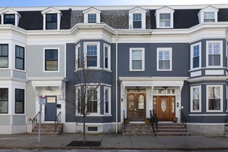 847 E 5th St in Boston, MA - Foto de edificio - Building Photo