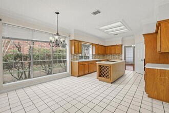 3718 Stocksbridge Dr in Sugar Land, TX - Building Photo - Building Photo