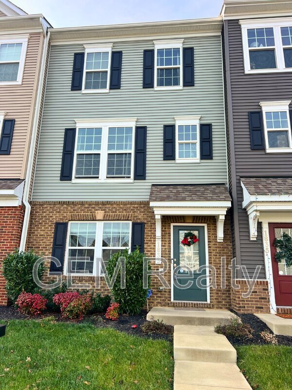 property at 1833 Sag Harbor Ln