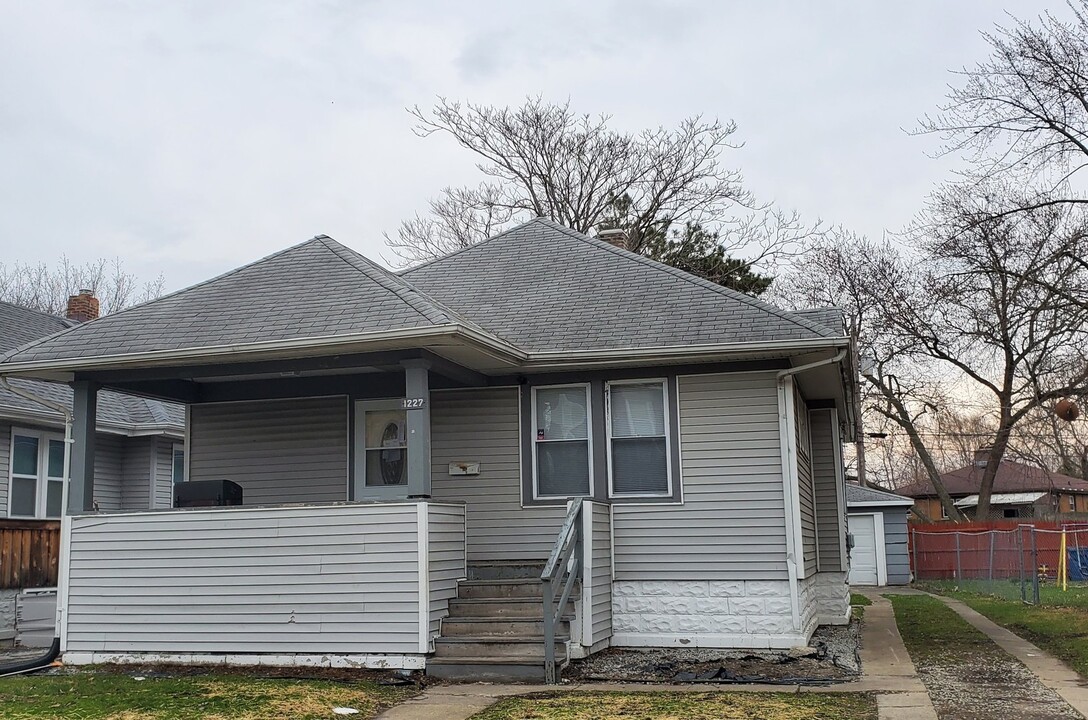 1227 Emerald Ave in Chicago Heights, IL - Building Photo