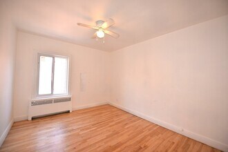 973 Rue Tait in St. Laurent, QC - Building Photo - Building Photo